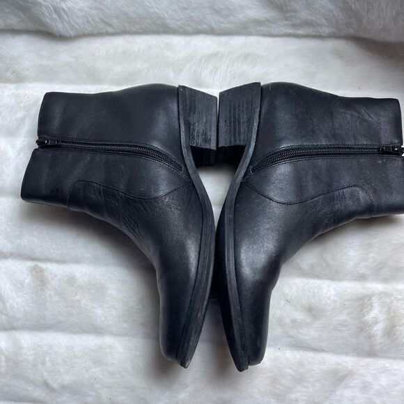 Vaneli Leather black ankle boots with side silver tone studs & side zipper SZ10 - Picture 3 of 9